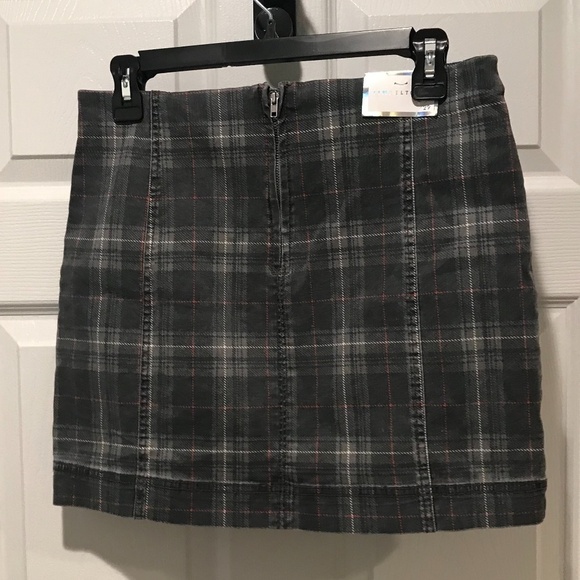 Tinseltown Plaid Skirt size 9 NWT - Picture 3 of 7